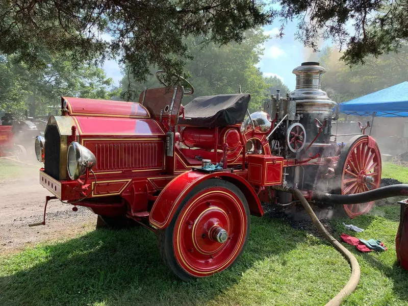 Antique steam fire pumper at a muster – Parades in Orlando, FL